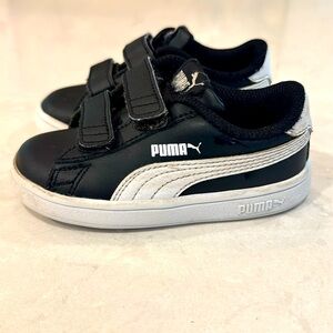 PUMA Smash Velcro Black/White Unisex Sneakers Size 7C